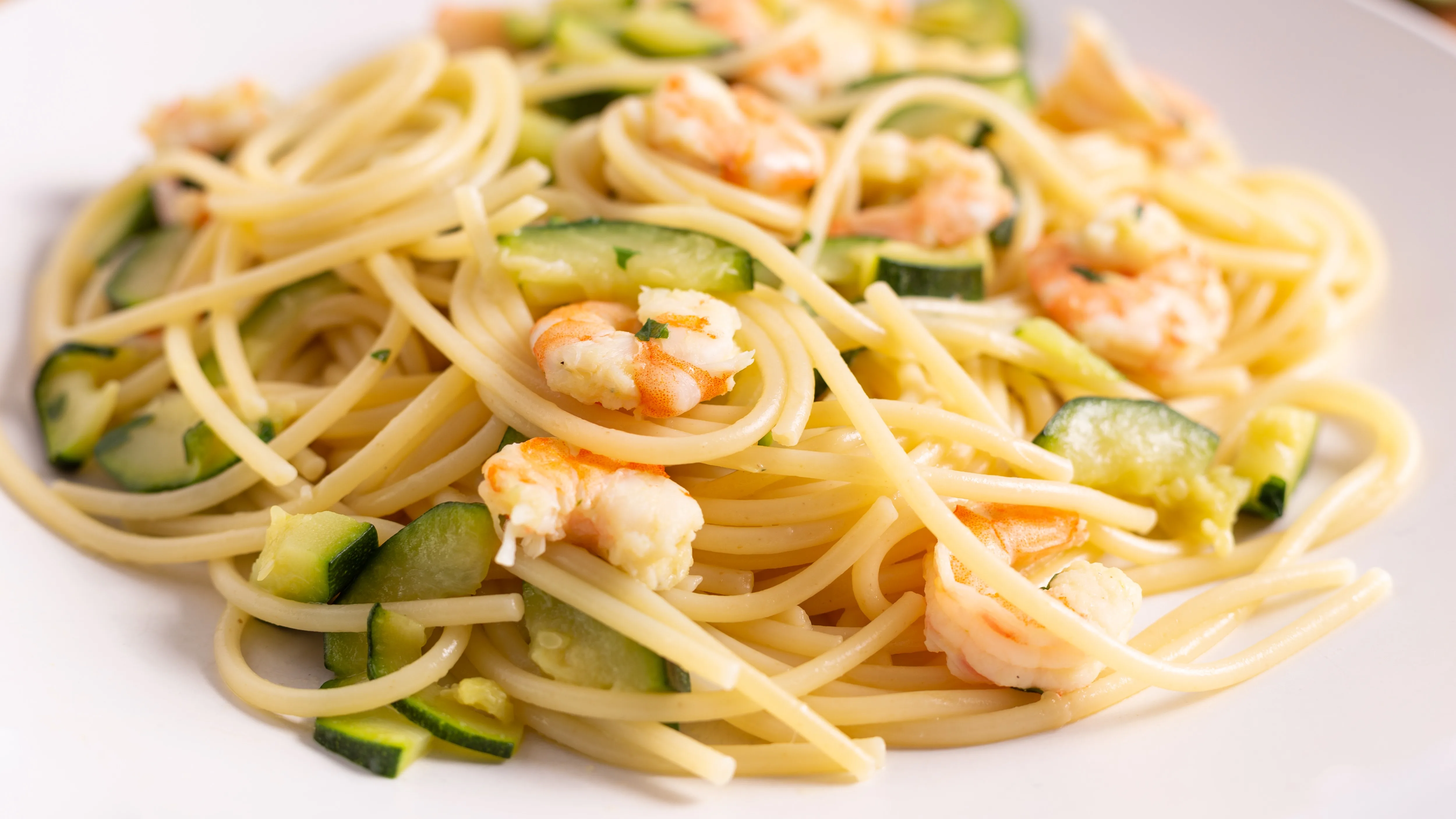 Spaghetti aux courgettes et aux crevettes